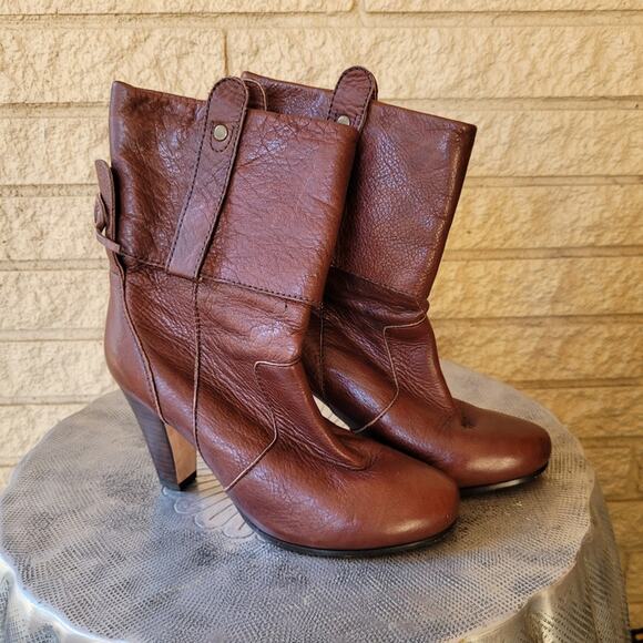 Dolce Vita Cognac Leather Boots 5 - Picture 1 of 5